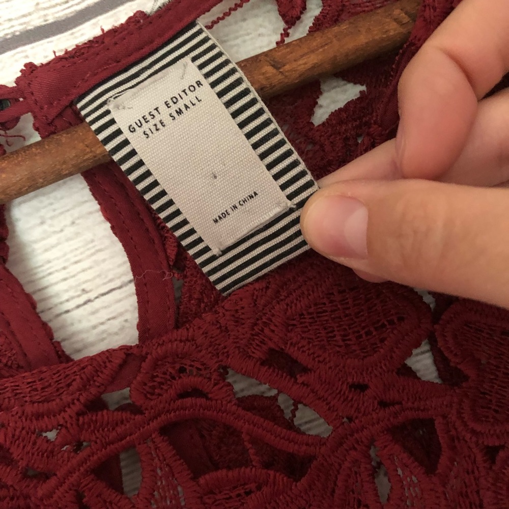 Anthropologie Guest Editor  Maroon Lace Top sz S ✨ - Picture 2 of 4